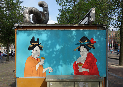 two geishas eating ramen